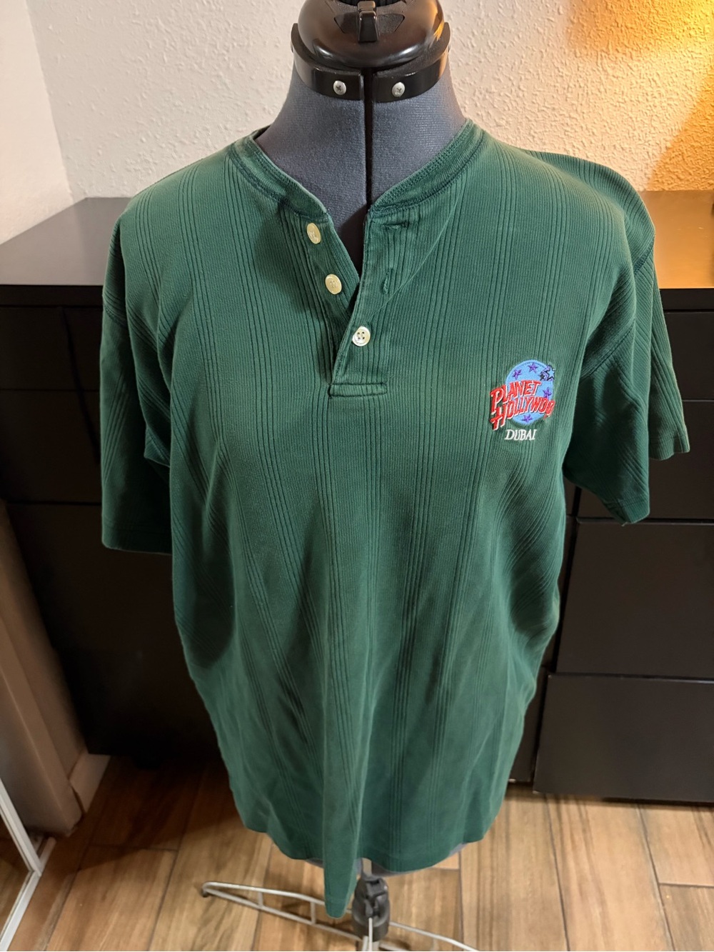Planet Hollywood Dubai Short-Sleeve Henley Polo in Green